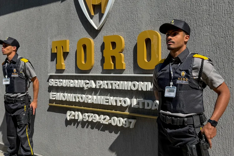Equipe de Vigilantes Toro Segurança